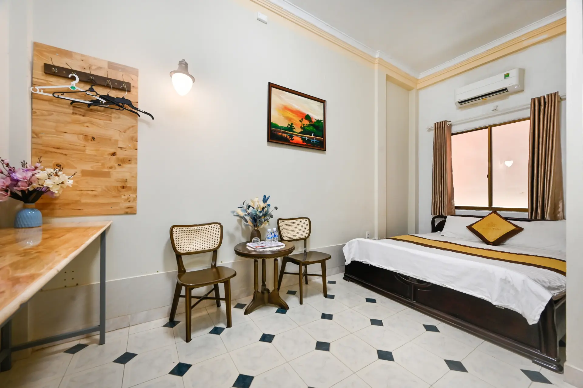 Deluxe Double Room with Window